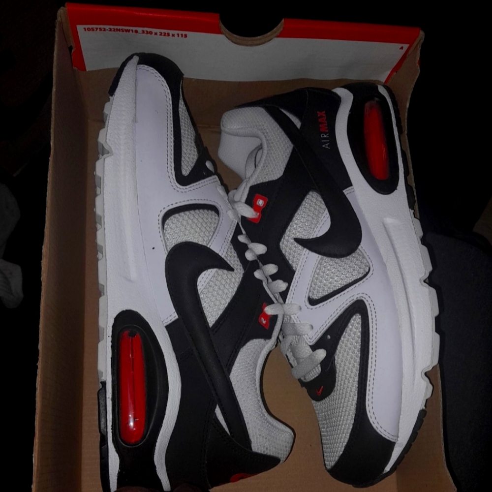 AIR MAX COMMAND